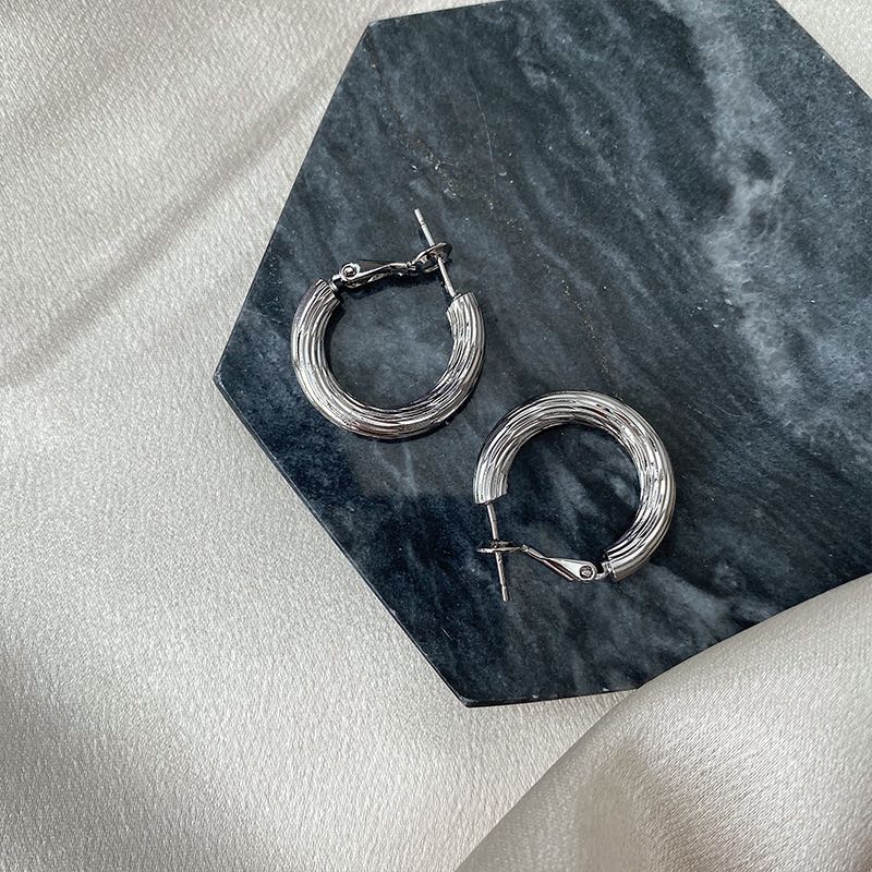 Eris Hoop Earrings